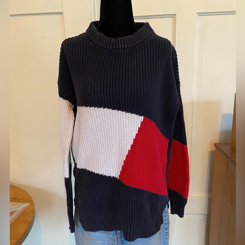Vintage 90s Tommy Hilfiger cotton sweater.